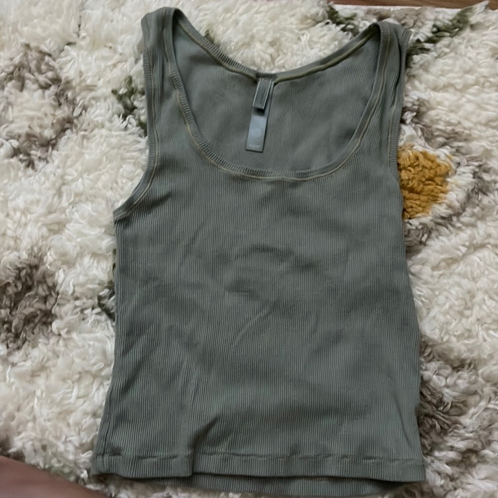 Skims tank top